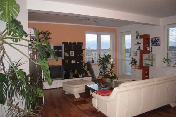 2 bedroom with open-plan kitchen flat to rent, 106 m², Pod Cihelnou, Praha 2 bedroom with open-plan kitchen flat to rent, 106 m², Pod Cihelnou, Praha