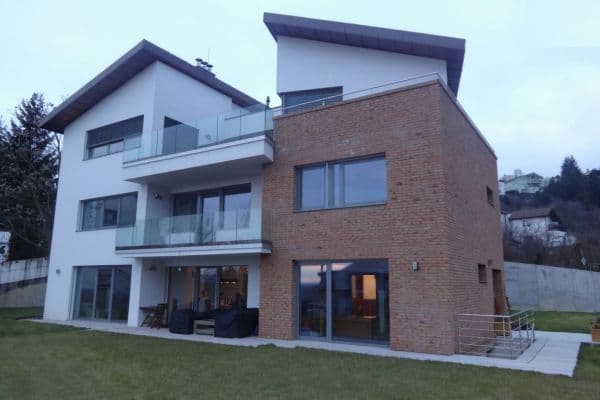 4 bedroom with open-plan kitchen flat to rent, 170 m², Kráľovské údolie, Bratislava - mestská časť Staré Mesto, Bratislavský Region 4 bedroom with open-plan kitchen flat to rent, 170 m², Kráľovské údolie, Bratislava - mestská časť Staré Mesto, Bratislavský Region