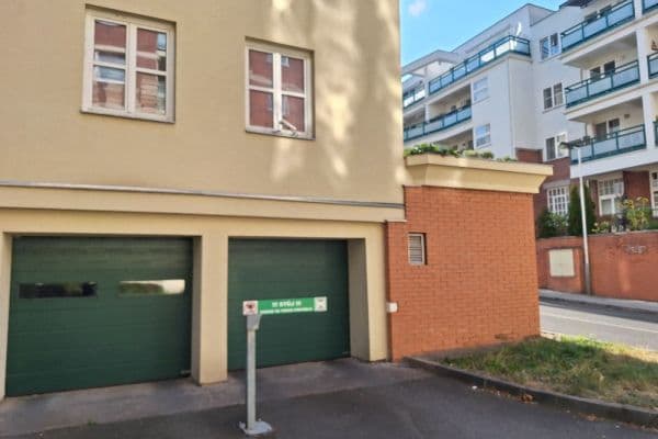 garage to rent, 15 m², Pod Parukářkou, Praha garage to rent, 15 m², Pod Parukářkou, Praha