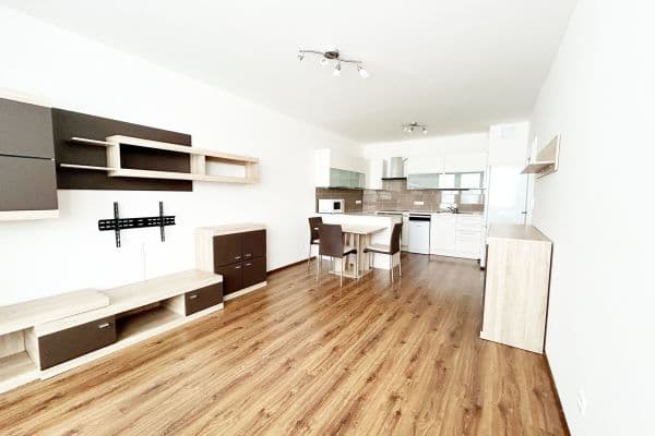 2 bedroom with open-plan kitchen flat to rent, 67 m², U Hostavického potoka, Praha 2 bedroom with open-plan kitchen flat to rent, 67 m², U Hostavického potoka, Praha