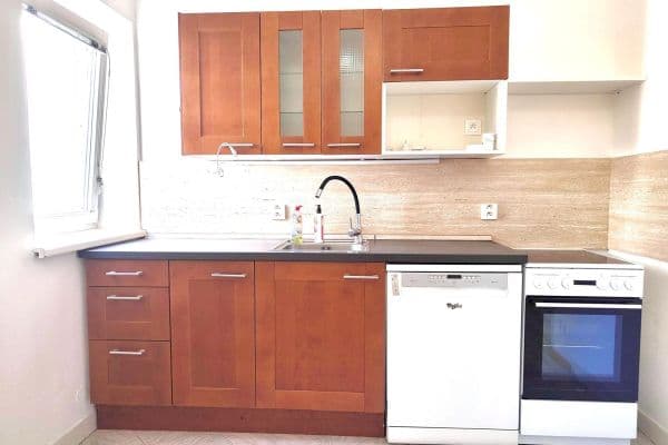 2 bedroom with open-plan kitchen flat to rent, 61 m², Pod Karlovarskou silnicí, Praha 2 bedroom with open-plan kitchen flat to rent, 61 m², Pod Karlovarskou silnicí, Praha