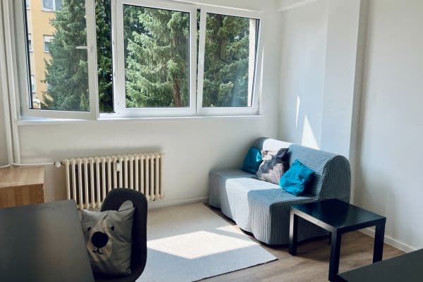 Studio flat to rent, 20 m², Na Okruhu, Praha Studio flat to rent, 20 m², Na Okruhu, Praha
