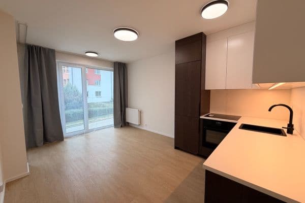 1 bedroom with open-plan kitchen flat to rent, 35 m², Na Střezině, Hradec Králové 1 bedroom with open-plan kitchen flat to rent, 35 m², Na Střezině, Hradec Králové