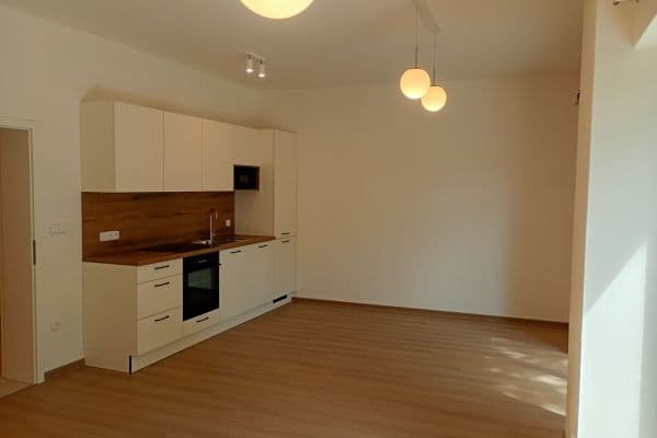 2 bedroom with open-plan kitchen flat to rent, 66 m², Libušino údolí, Brno 2 bedroom with open-plan kitchen flat to rent, 66 m², Libušino údolí, Brno