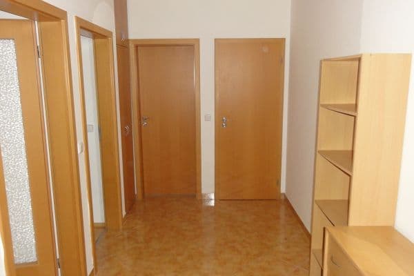1 bedroom with open-plan kitchen flat to rent, 54 m², Komořanská, Praha 1 bedroom with open-plan kitchen flat to rent, 54 m², Komořanská, Praha