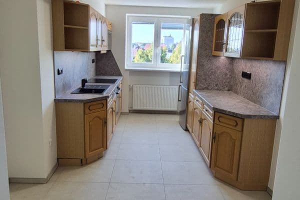 3 bedroom flat to rent, 69 m², Labská kotlina, Hradec Králové 3 bedroom flat to rent, 69 m², Labská kotlina, Hradec Králové