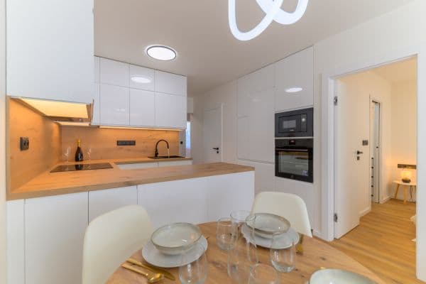 3 bedroom with open-plan kitchen flat for sale, 65 m², Křejpského, Praha 3 bedroom with open-plan kitchen flat for sale, 65 m², Křejpského, Praha