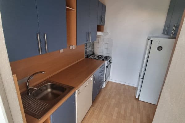 2 bedroom with open-plan kitchen flat to rent, 63 m², Hněvkovského, Praha 2 bedroom with open-plan kitchen flat to rent, 63 m², Hněvkovského, Praha