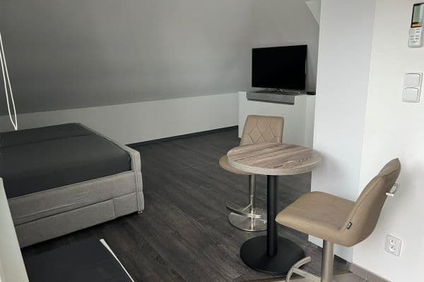 Studio flat to rent, 40 m², U Svodnice, Praha Studio flat to rent, 40 m², U Svodnice, Praha