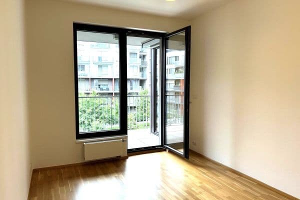 1 bedroom with open-plan kitchen flat to rent, 68 m², Korunní, Praha 1 bedroom with open-plan kitchen flat to rent, 68 m², Korunní, Praha