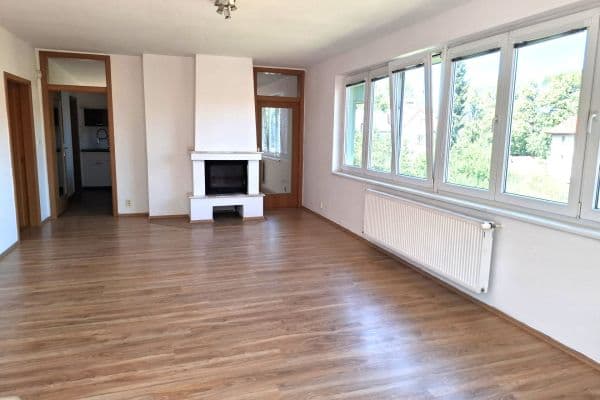 4 bedroom flat to rent, 155 m², Medkova, Praha 4 bedroom flat to rent, 155 m², Medkova, Praha