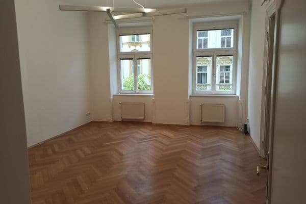 3 bedroom flat to rent, 90 m², Budečská, Praha 3 bedroom flat to rent, 90 m², Budečská, Praha