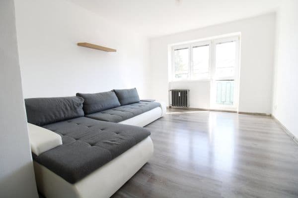 1 bedroom with open-plan kitchen flat to rent, 54 m², Jaroslava Foglara, Kladno 1 bedroom with open-plan kitchen flat to rent, 54 m², Jaroslava Foglara, Kladno