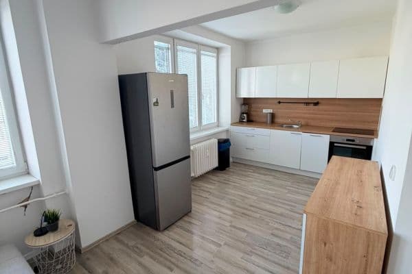 1 bedroom with open-plan kitchen flat to rent, 56 m², Škroupova, Hradec Králové 1 bedroom with open-plan kitchen flat to rent, 56 m², Škroupova, Hradec Králové