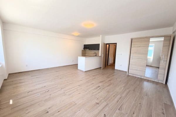 Studio flat to rent, 48 m², náměstí doktora Edvarda Beneše, Liberec, Liberecký Region Studio flat to rent, 48 m², náměstí doktora Edvarda Beneše, Liberec, Liberecký Region