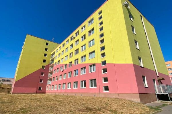 1 bedroom with open-plan kitchen flat to rent, 40 m², Bryksova, Praha 1 bedroom with open-plan kitchen flat to rent, 40 m², Bryksova, Praha