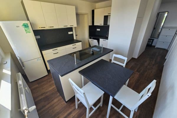 2 bedroom flat to rent, 60 m², Zárubova, Praha 2 bedroom flat to rent, 60 m², Zárubova, Praha