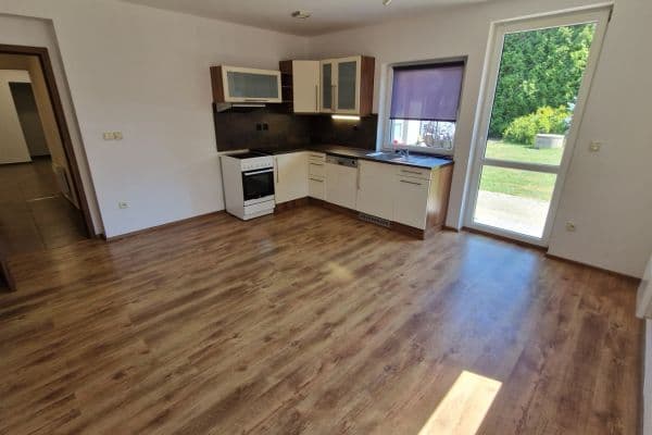 2 bedroom with open-plan kitchen flat to rent, 68 m², Ke Kaštanům, Bořanovice 2 bedroom with open-plan kitchen flat to rent, 68 m², Ke Kaštanům, Bořanovice