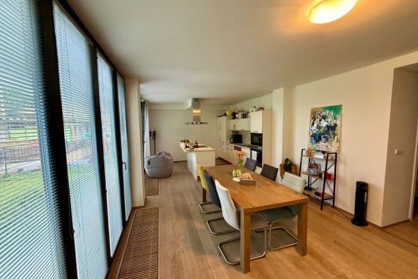 2 bedroom with open-plan kitchen flat to rent, 97 m², Ke Slivenci, Praha 2 bedroom with open-plan kitchen flat to rent, 97 m², Ke Slivenci, Praha