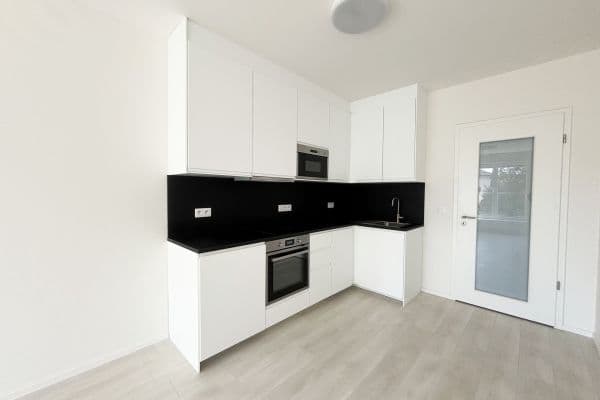 Studio flat to rent, 31 m², Českobrodská, Praha Studio flat to rent, 31 m², Českobrodská, Praha