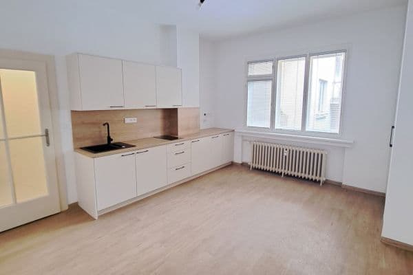 Studio flat to rent, 28 m², Vinohradská, Praha Studio flat to rent, 28 m², Vinohradská, Praha
