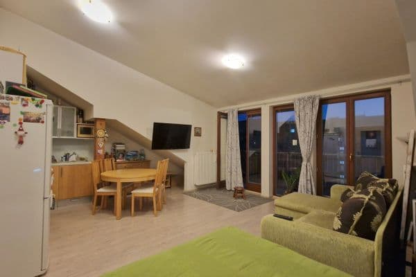 Studio flat to rent, 45 m², Kloboučnická, Praha Studio flat to rent, 45 m², Kloboučnická, Praha