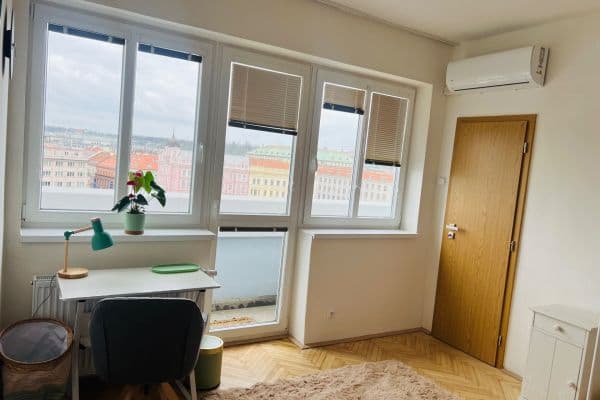1 bedroom with open-plan kitchen flat to rent, 15 m², Ke Štvanici, Prague 1 bedroom with open-plan kitchen flat to rent, 15 m², Ke Štvanici, Prague