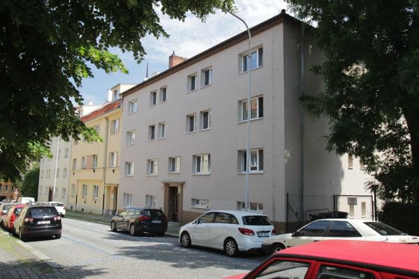 3 bedroom flat to rent, 58 m², Kotěrova, Praha 3 bedroom flat to rent, 58 m², Kotěrova, Praha