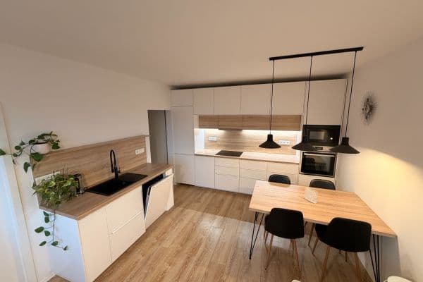 3 bedroom flat to rent, 58 m², Mikovíniho, Nové Mesto 3 bedroom flat to rent, 58 m², Mikovíniho, Nové Mesto