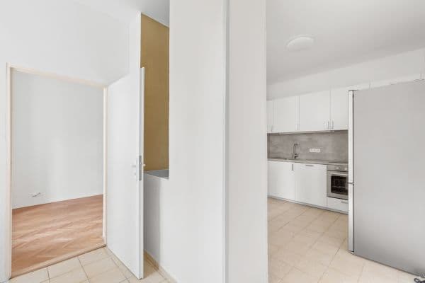 3 bedroom flat to rent, 80 m², Kamenická, Praha 3 bedroom flat to rent, 80 m², Kamenická, Praha
