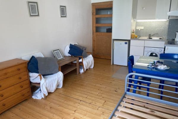 Studio flat to rent, 18 m², Sarajevská, Praha Studio flat to rent, 18 m², Sarajevská, Praha