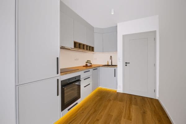 3 bedroom with open-plan kitchen flat for sale, 78 m², Hlavní, Praha 3 bedroom with open-plan kitchen flat for sale, 78 m², Hlavní, Praha