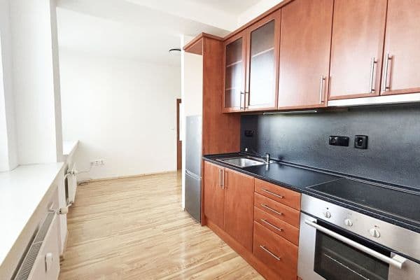 2 bedroom with open-plan kitchen flat to rent, 42 m², Moskevská, Kladno 2 bedroom with open-plan kitchen flat to rent, 42 m², Moskevská, Kladno
