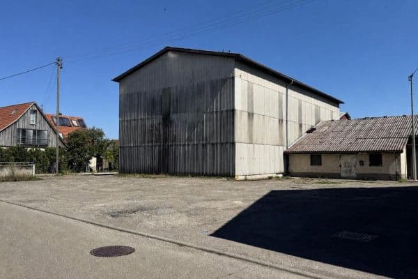 non-residential property to rent, 2,400 m², Uracher Str. 52, St. Johann - Upfingen non-residential property to rent, 2,400 m², Uracher Str. 52, St. Johann - Upfingen