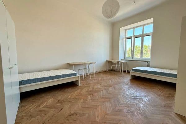 4 bedroom flat to rent, 25 m², Komenského, Červenka 4 bedroom flat to rent, 25 m², Komenského, Červenka