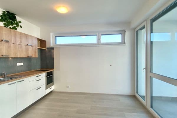 Studio flat to rent, 34 m², Stočesova, Praha Studio flat to rent, 34 m², Stočesova, Praha