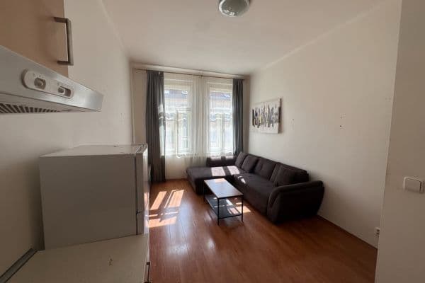 1 bedroom with open-plan kitchen flat to rent, 40 m², Marie Cibulkové, Praha 1 bedroom with open-plan kitchen flat to rent, 40 m², Marie Cibulkové, Praha