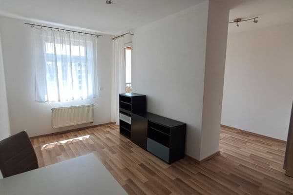 Studio flat to rent, 36 m², Ke Kříži, Praha Studio flat to rent, 36 m², Ke Kříži, Praha