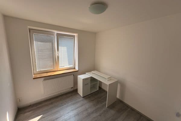 2 bedroom with open-plan kitchen flat to rent, 67 m², Na Jíkalce, Plzeň, Plzeňský Region 2 bedroom with open-plan kitchen flat to rent, 67 m², Na Jíkalce, Plzeň, Plzeňský Region