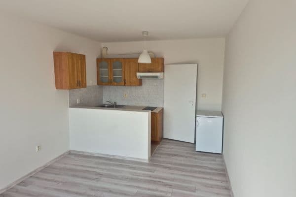 Studio flat to rent, 26 m², Štúrova, Praha Studio flat to rent, 26 m², Štúrova, Praha