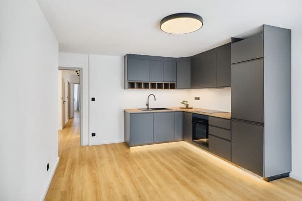 3 bedroom with open-plan kitchen flat for sale, 83 m², Přecechtělova, Praha 3 bedroom with open-plan kitchen flat for sale, 83 m², Přecechtělova, Praha