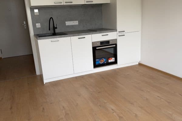 Studio flat to rent, 28 m², Blažimská, Praha Studio flat to rent, 28 m², Blažimská, Praha