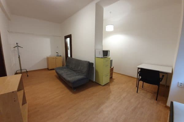 Studio flat to rent, 29 m², Jičínská, Praha Studio flat to rent, 29 m², Jičínská, Praha