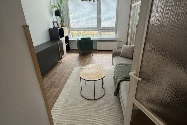 3 bedroom flat to rent, 57 m², Novodvorská, Praha 3 bedroom flat to rent, 57 m², Novodvorská, Praha