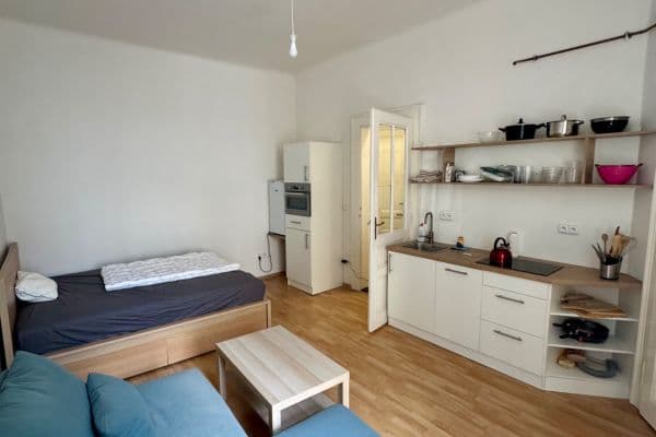 Studio flat to rent, 26 m², Bulharská, Praha Studio flat to rent, 26 m², Bulharská, Praha