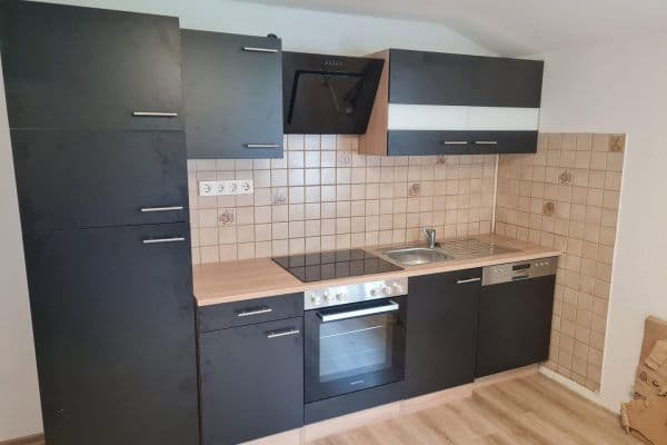 2 bedroom with open-plan kitchen flat to rent, 115 m², Strassberg 2 bedroom with open-plan kitchen flat to rent, 115 m², Strassberg