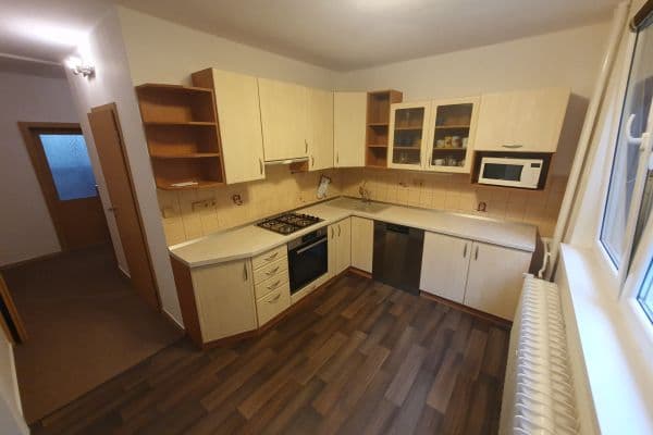 3 bedroom with open-plan kitchen flat to rent, 86 m², Škrétova, Brno 3 bedroom with open-plan kitchen flat to rent, 86 m², Škrétova, Brno