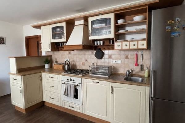 3 bedroom with open-plan kitchen flat to rent, 74 m², Politických vězňů, Horoměřice 3 bedroom with open-plan kitchen flat to rent, 74 m², Politických vězňů, Horoměřice