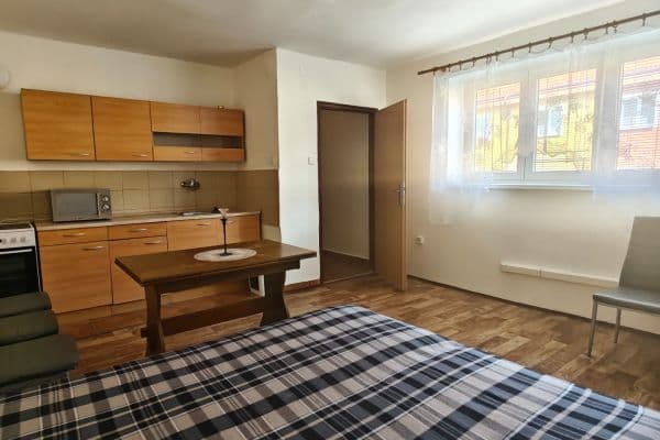 Studio flat to rent, 30 m², Zámecká, Kynšperk nad Ohří Studio flat to rent, 30 m², Zámecká, Kynšperk nad Ohří