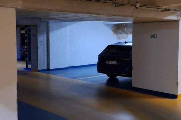 garage to rent, 15 m², Rooseveltova, Praha garage to rent, 15 m², Rooseveltova, Praha